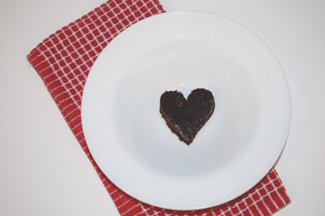 :: Valentine’s Day Dessert : Flourless Chocolate Brownies ::