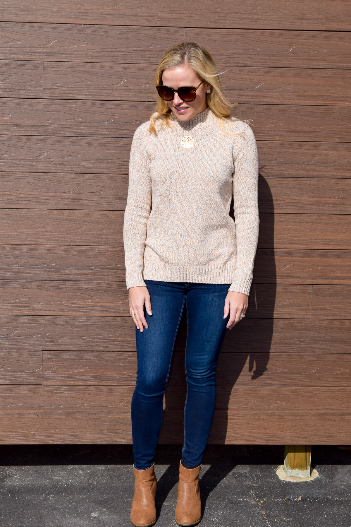 :: Everyday Sweater + Friday Favorites + Link Love ::