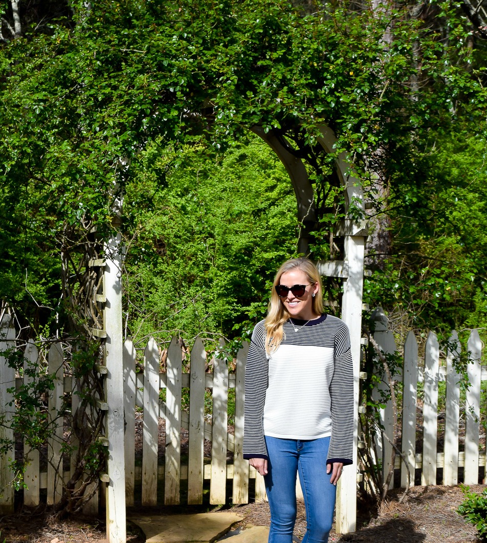 :: Transitional Pullover + Friday Randoms + Link Love ::