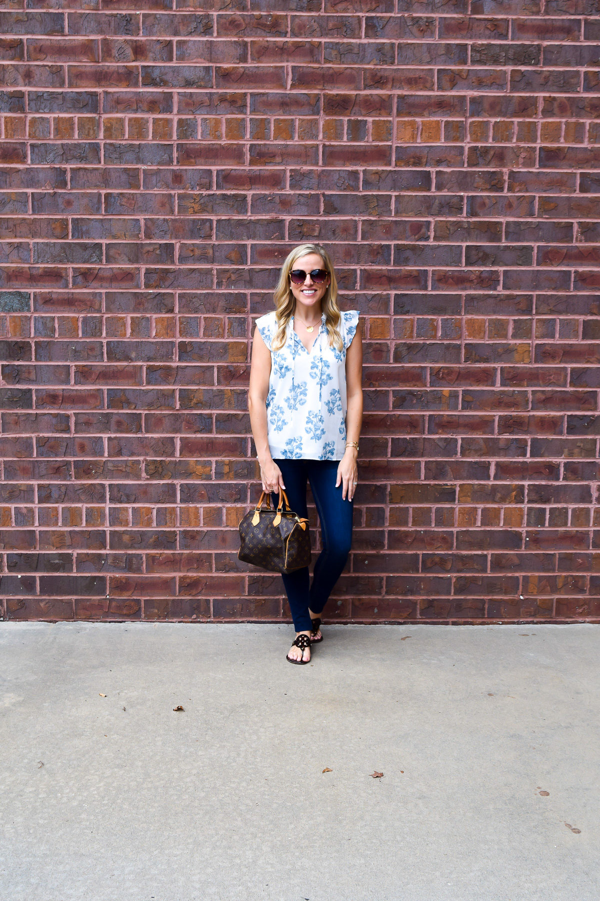 :: Blue + White Floral Top + Friday Finds + Link Love ::